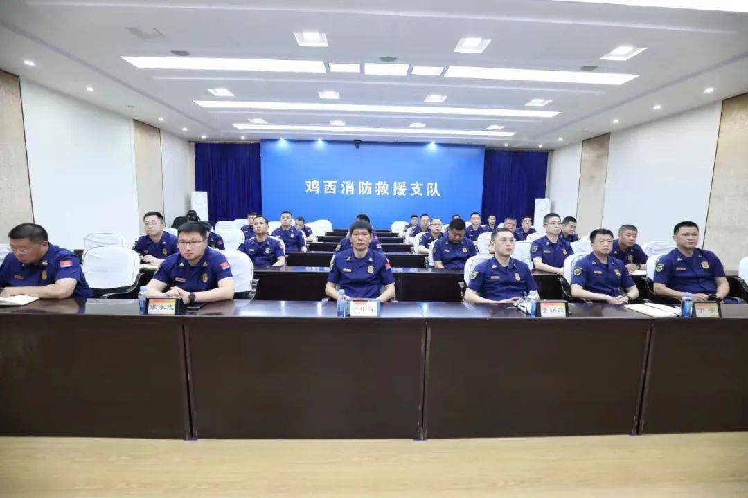 别人家孩子，10岁男孩自学电气工程挣了1万多，课后兼职电气工程师